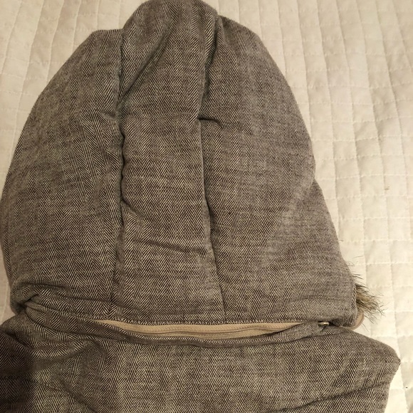 GAP Grey Vest with hood - Picture 4 of 7